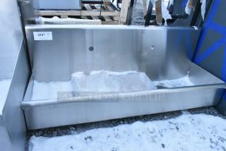 BRAND NEW SCRATCH AND DENT! Stainless Steel Commercial Single Bay SInk. No Legs.