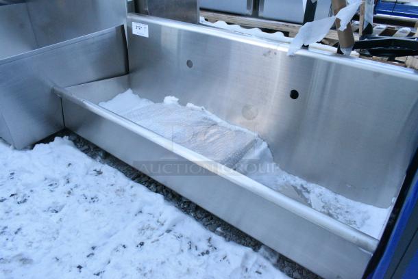 BRAND NEW SCRATCH AND DENT! Stainless Steel Commercial Single Bay SInk. No Legs. - Image 2 of 2