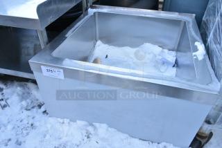 BRAND NEW SCRATCH AND DENT! Steelton 522MS242412 Stainless Steel Mop Sink.