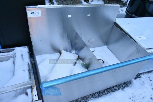 BRAND NEW SCRATCH AND DENT! Stainless Steel 2 Bay Sink. No Legs. - Image 1 of 2