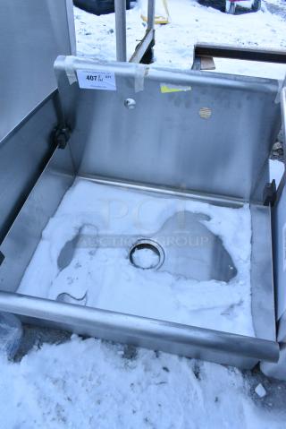 BRAND NEW SCRATCH AND DENT! Stainless Steel Single Bay Sink. No Legs.
