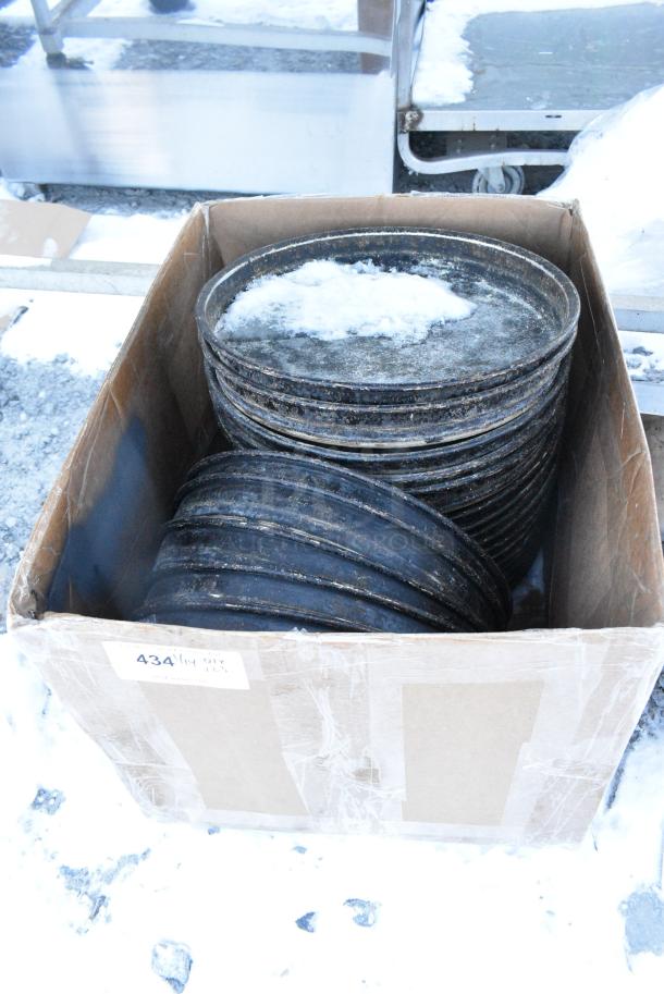 23 Metal Round Baking Pans. 23 Times Your Bid! - Image 1 of 2
