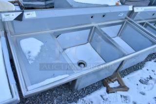 BRAND NEW SCRATCH AND DENT! Regency 600S2242418L 76 1/2" 16 Gauge Stainless Steel Two Compartment Commercial Sink with Stainless Steel Legs, Cross Bracing, and 1 Drainboard - 24" x 24" x 14" Bowls - Left Drainboard. No Legs.