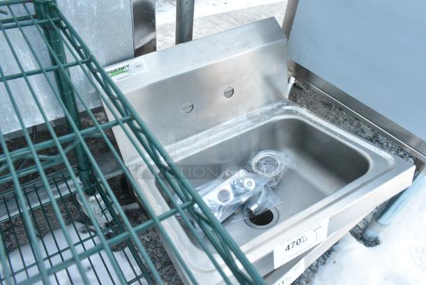 BRAND NEW SCRATCH AND DENT! Regency 600HS17 17" x 15" Wall Mounted Hand Sink with Gooseneck Faucet - Image 2 of 4