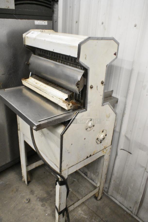 Oliver Metal Commercial Floor Style Bread Loaf Slicer. Tested and Working! - Image 3 of 4