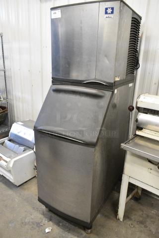 Manitowoc SY0424A Stainless Steel Commercial Ice Head on Manitowoc B420 Commercial Ice Bin. 115 Volts, 1 Phase.