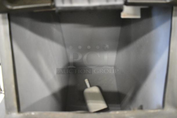 Manitowoc SY0424A Stainless Steel Commercial Ice Head on Manitowoc B420 Commercial Ice Bin. 115 Volts, 1 Phase. - Image 4 of 7