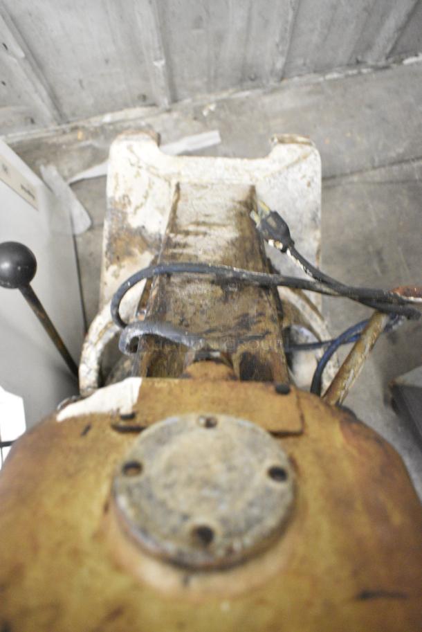 Hobart A200 Metal Commercial Countertop 20 Quart Planetary Dough Mixer w/ Mixing Bowl. 120 Volts, 1 Phase. Tested and Working! - Image 5 of 5