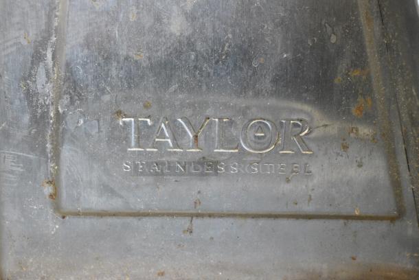 2 Taylor Metal Countertop Scales. 2 Times Your Bid! - Image 4 of 5