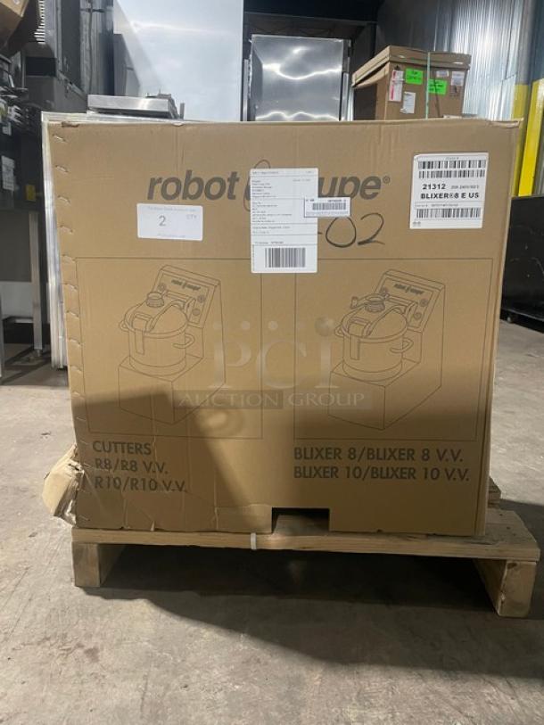 BRAND NEW! IN THE BOX! Robot Coupe E-Series Commercial Stainless Steel 2 Speed Countertop 8.5 Qt. Food Processor! With Handled Stainless Steel Cutter Bowl! With Leak Proof See-Through Cover! Model: BLIXER8 SN: 5970114013Q-02! 208V-240V 3 Phase! - Image 2 of 12