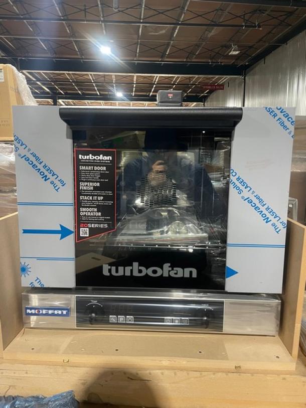 BRAND NEW! IN THE BOX! Moffat TurboFan 20D Series Commercial Stainless Steel Electric Powered Half-Size Countertop Convection Oven! With Wire Oven Racks! Model: E23D3 SN: 2271163! 208V 1 Phase! With Legs! - Image 4 of 13