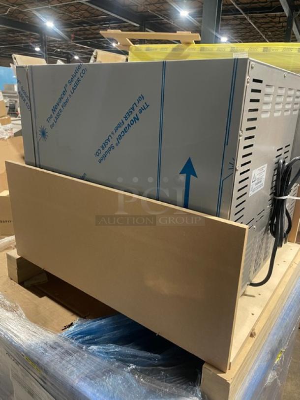 BRAND NEW! IN THE BOX! Moffat TurboFan 20D Series Commercial Stainless Steel Electric Powered Half-Size Countertop Convection Oven! With Wire Oven Racks! Model: E23D3 SN: 2271163! 208V 1 Phase! With Legs! - Image 7 of 13