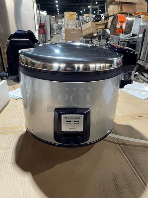 BRAND NEW! IN THE BOX! Thunder Group Commercial Stainless Steel Electric Powered Countertop 30-Cup Rice Cooker/Warmer! With Hinged Lid & Digital Controls! Model: SEJ3201 SN: 2208AME0776! 120V 1 Phase! - Image 7 of 12