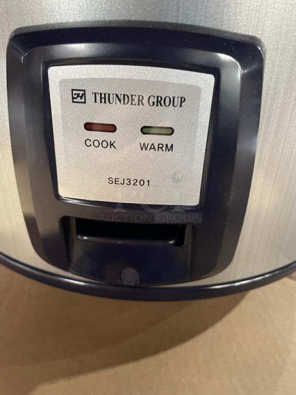 BRAND NEW! IN THE BOX! Thunder Group Commercial Stainless Steel Electric Powered Countertop 30-Cup Rice Cooker/Warmer! With Hinged Lid & Digital Controls! Model: SEJ3201 SN: 2208AME0776! 120V 1 Phase! - Image 11 of 12