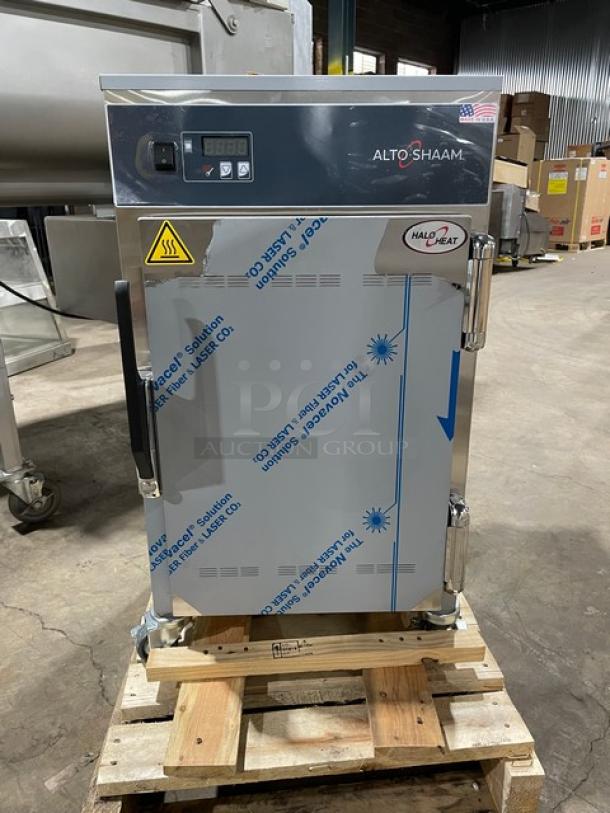 BRAND NEW! IN THE BOX! Alto-Shaam! 2023!  Halo Heat Series Commercial Stainless Steel 6 Pan Low Temp Hot Food Holding Cabinet! EcoSmart Certified! With Adjustable Thermostat! With Chrome Plated Wired Racks! Model: 500-S SN: 3382413-1! 120V 1 Phase! On Casters! - Image 4 of 13