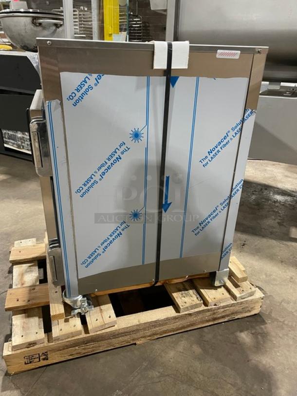 BRAND NEW! IN THE BOX! Alto-Shaam! 2023!  Halo Heat Series Commercial Stainless Steel 6 Pan Low Temp Hot Food Holding Cabinet! EcoSmart Certified! With Adjustable Thermostat! With Chrome Plated Wired Racks! Model: 500-S SN: 3382413-1! 120V 1 Phase! On Casters! - Image 5 of 13