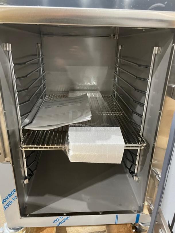 BRAND NEW! IN THE BOX! Alto-Shaam! 2023!  Halo Heat Series Commercial Stainless Steel 6 Pan Low Temp Hot Food Holding Cabinet! EcoSmart Certified! With Adjustable Thermostat! With Chrome Plated Wired Racks! Model: 500-S SN: 3382413-1! 120V 1 Phase! On Casters! - Image 9 of 13