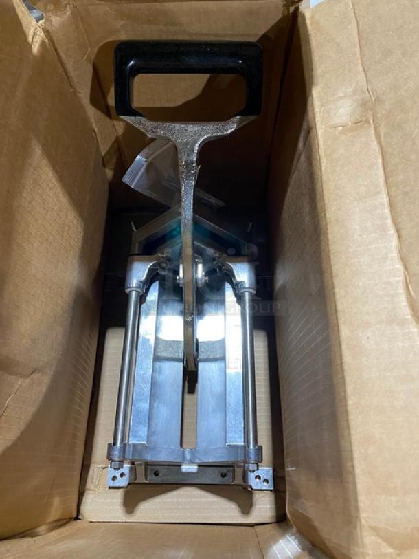 BRAND NEW! IN THE BOX! Nemco Commercial Cast Aluminum Easy Frykutter 1/4" French Fry Cutter! With Stainless Steel Blades! Model: 55450-1! - Image 3 of 8