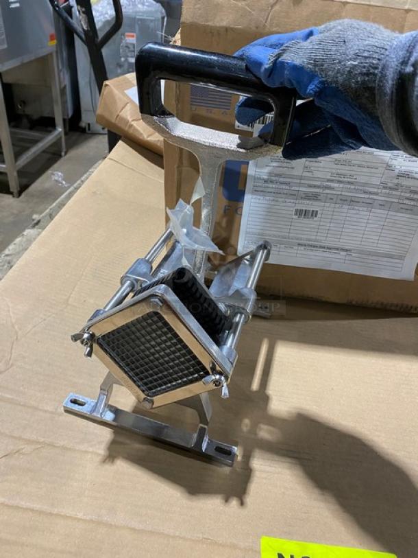 BRAND NEW! IN THE BOX! Nemco Commercial Cast Aluminum Easy Frykutter 1/4" French Fry Cutter! With Stainless Steel Blades! Model: 55450-1! - Image 4 of 8