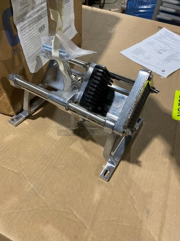 BRAND NEW! IN THE BOX! Nemco Commercial Cast Aluminum Easy Frykutter 1/4" French Fry Cutter! With Stainless Steel Blades! Model: 55450-1! - Image 5 of 8