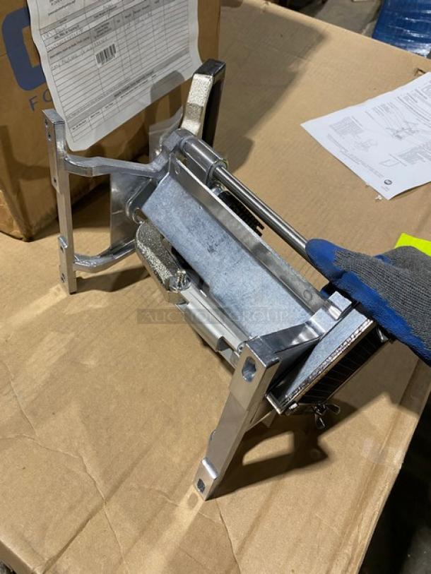 BRAND NEW! IN THE BOX! Nemco Commercial Cast Aluminum Easy Frykutter 1/4" French Fry Cutter! With Stainless Steel Blades! Model: 55450-1! - Image 6 of 8