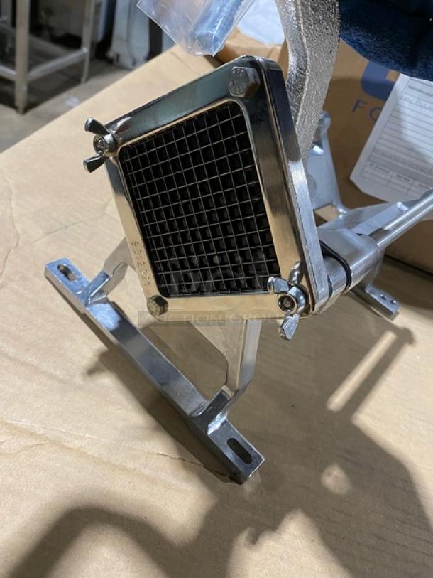 BRAND NEW! IN THE BOX! Nemco Commercial Cast Aluminum Easy Frykutter 1/4" French Fry Cutter! With Stainless Steel Blades! Model: 55450-1! - Image 8 of 8