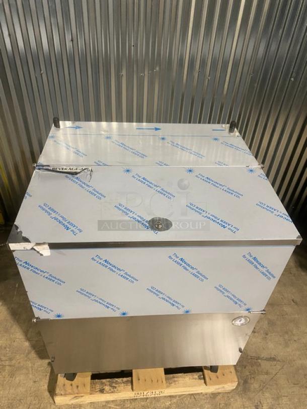 NEW! SCRATCH-N-DENT! Beverage-Air Commercial Stainless Steel Cold Wall Single Access Milk Cooler! Energy Star Certified! With Heavy-Duty Epoxy-Coated Wire Rack! With Safety Bumper Edge Self-Latching Doors/Lids! Model: SM34HC-S SN: 13206661! 115V 1 Phase! On Casters! - Image 6 of 15
