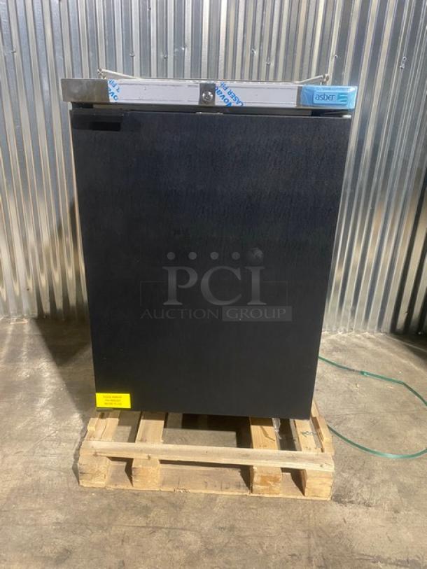 NEW! SCRATCH-N-DENT! Asber Commercial Black Vinyl Refrigerated Single Door Direct Draw Kegerator! With New In The Box Single Tap Tower! With Lock & Keys! Model: ADDC23 SN: 8101848507! 115V 1 Phase! On Casters! - Image 1 of 12