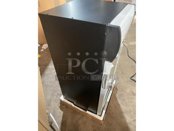 BRAND NEW! IN THE BOX! Nordon Commercial Single Glass Door Mini Countertop Refrigerator Merchandiser! With Customizable LED Lamp Box! With Poly Coated Racks! With Lock & Keys! Model: SC80B! 110/120V 1 Phase! - Image 6 of 8