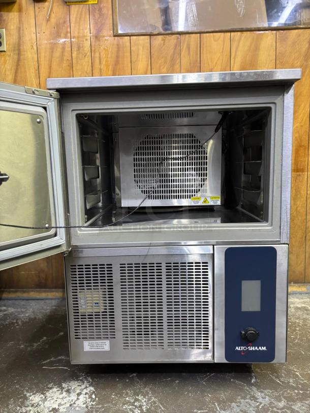 Alto-Shaam QC3-3 27" Quickchiller COOLER Reach in Commercial Countertop Blast Chiller - 36 lb. - Image 2 of 5
