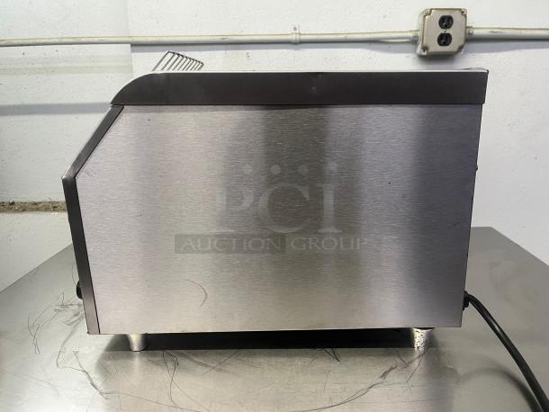 Adcraft CVYT-120 Countertop Conveyor Toaster w/ 300-Piece/hr Capacity, Stainless - Image 2 of 10