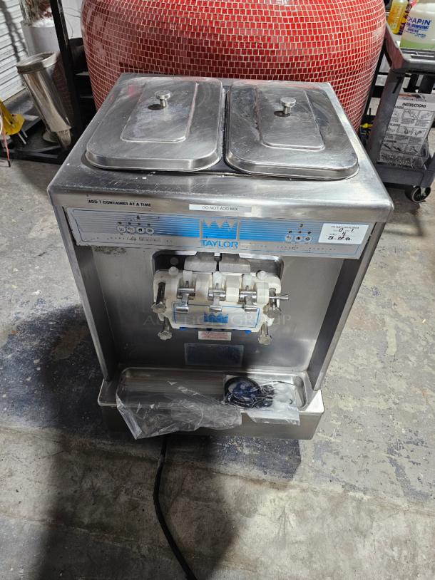 TESTED - BARRELS FREEZE Taylor 338 Double Flavor Twin/Twist Soft Serve Machine 220V Single Phase, Includes NEW Seals, Blades, & All Parts - Image 3 of 8