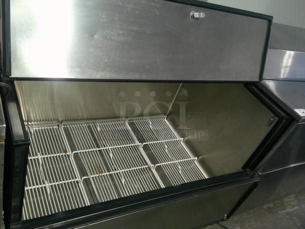 TESTED WORKING True TMC-49-S-SS Milk Cooler w/ Top & Side Access - (768) Half Pint Carton Capacity, 115v - Image 4 of 8