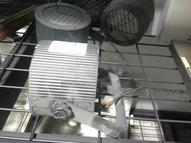 Set of Ceiling/Wall Mounted Display Spotlight Lighting - Image 2 of 3