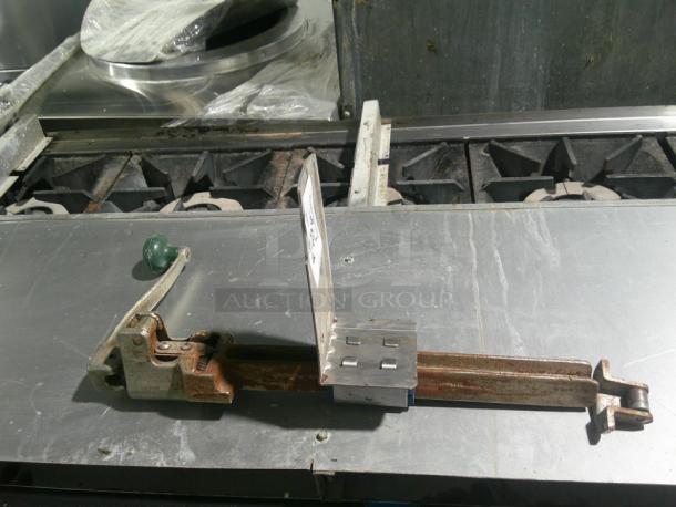 Table-Mounted Commercial Can Opener - Image 1 of 2