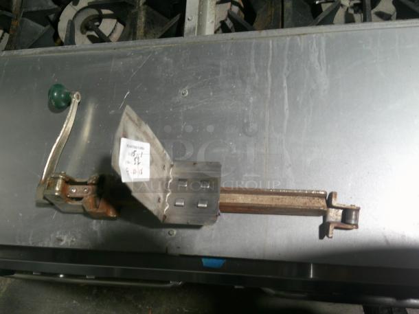 Table-Mounted Commercial Can Opener - Image 2 of 2