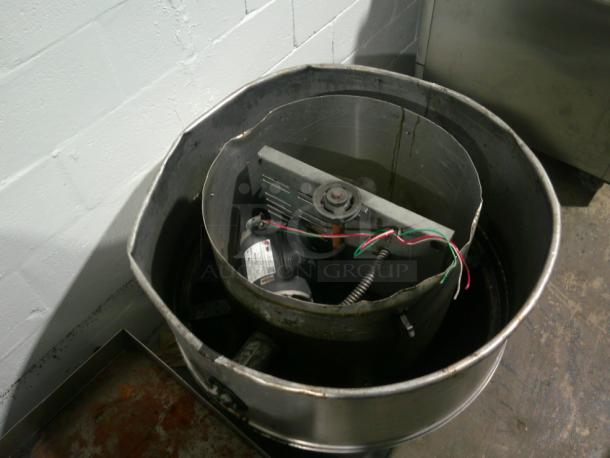WOW - Whole Vent Fan Roof Hood Ducting System, Comes with LIKE NEW Motor for install! - Image 6 of 6