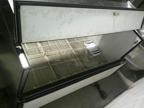 WOW NICE WORKING True TMC-58-S-DS 58 1/4" 2 Sided Milk Cooler DOUBLE DOOR with Stainless Steel Exterior and Aluminum Interior - Image 6 of 8