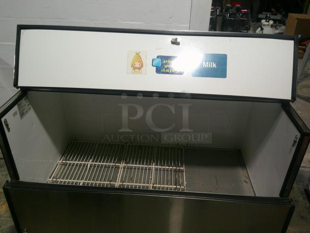 NICE CLEAN True TMC-58-S Milk Cooler w/ Top & Side Access - (1024) Half Pint Carton Capacity, 115V - Image 3 of 7