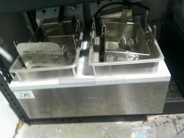 BRAND NEW OPEN BOX! Cooking Performance Group EF302 30 lb. Dual Tank Heavy-Duty Electric Countertop Fryer - 208/240V, 8400/11,000W - Image 1 of 3