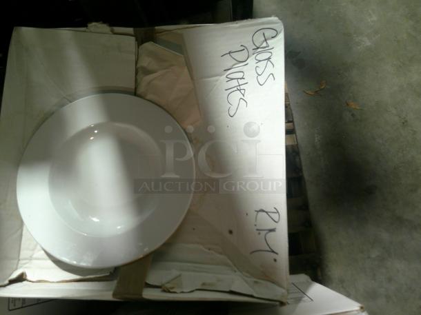 LIQUIDATION PALLET White Dishes, Stock Your Whole Dining Room! Bowls, Plates, and More! ALL ONE MONEY - Image 4 of 5