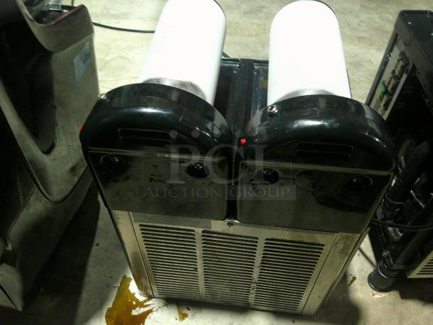 TESTED FREEZING Curtis CFB2 Frozen Drink Slushy Granita Machine! - Image 2 of 7