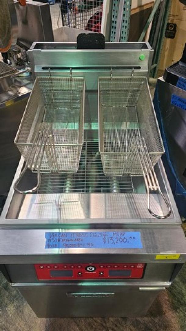 Vulcan 1TR85C-1 PowerFry3 Natural Gas 85-90 lb. Floor Fryer with Computer Controls - 90,000 BTU. - Image 2 of 6