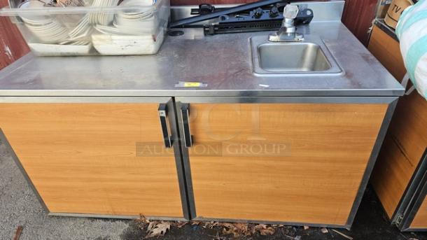 Subway Work Table w/ Sink. Contents on top are not included. - Image 3 of 3