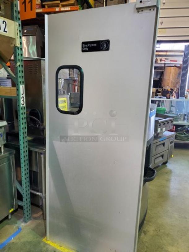 Single Swinging Traffic Door - Image 3 of 3