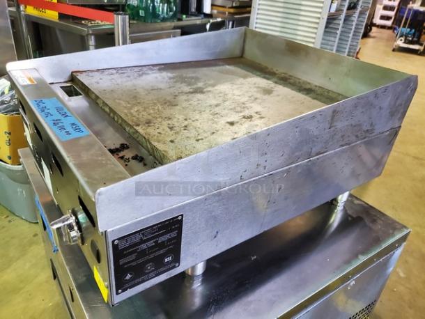 Vulcan MSA24-101 24" Countertop Natural Gas Griddle. One Knob needs repaired (Shown in pictures) - Image 8 of 9