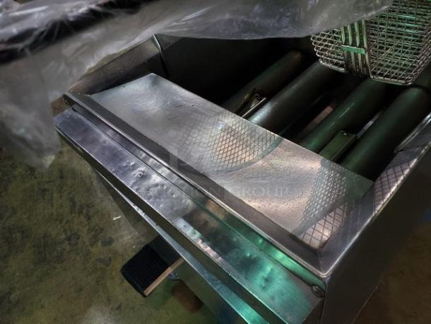 Cecilware Natural Gas Countertop Fryer - Image 10 of 10