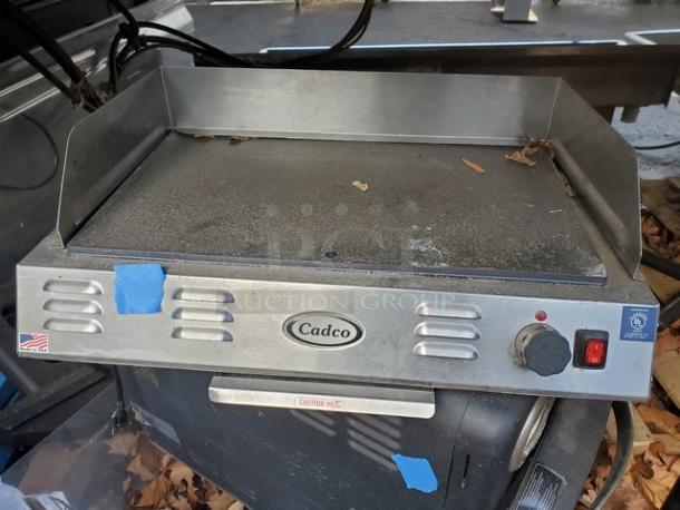 Cadco CG-10 21" x 12" Electric Countertop Griddle - 1,500W, 120V - Image 1 of 2