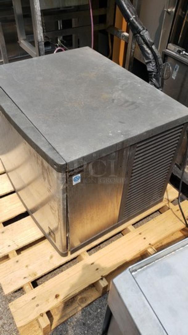 Manitowoc QY0674C Ice Machine no Bin. Water Cooled - Image 2 of 4