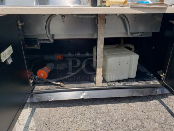 Corsair Display Systems Custom Buffet Cart - Image 6 of 11